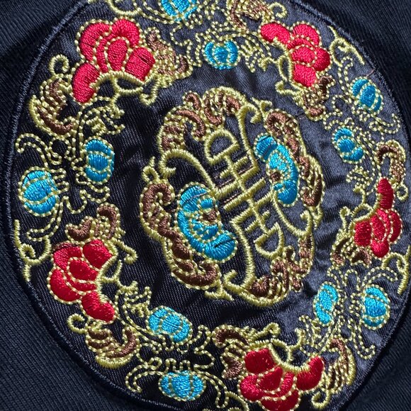 Vancarhell Women's Size Medium Tshirt Embroidered Chinese Dragon Black Y2K - Picture 6 of 12